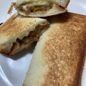納豆チーズ…ホットサンド